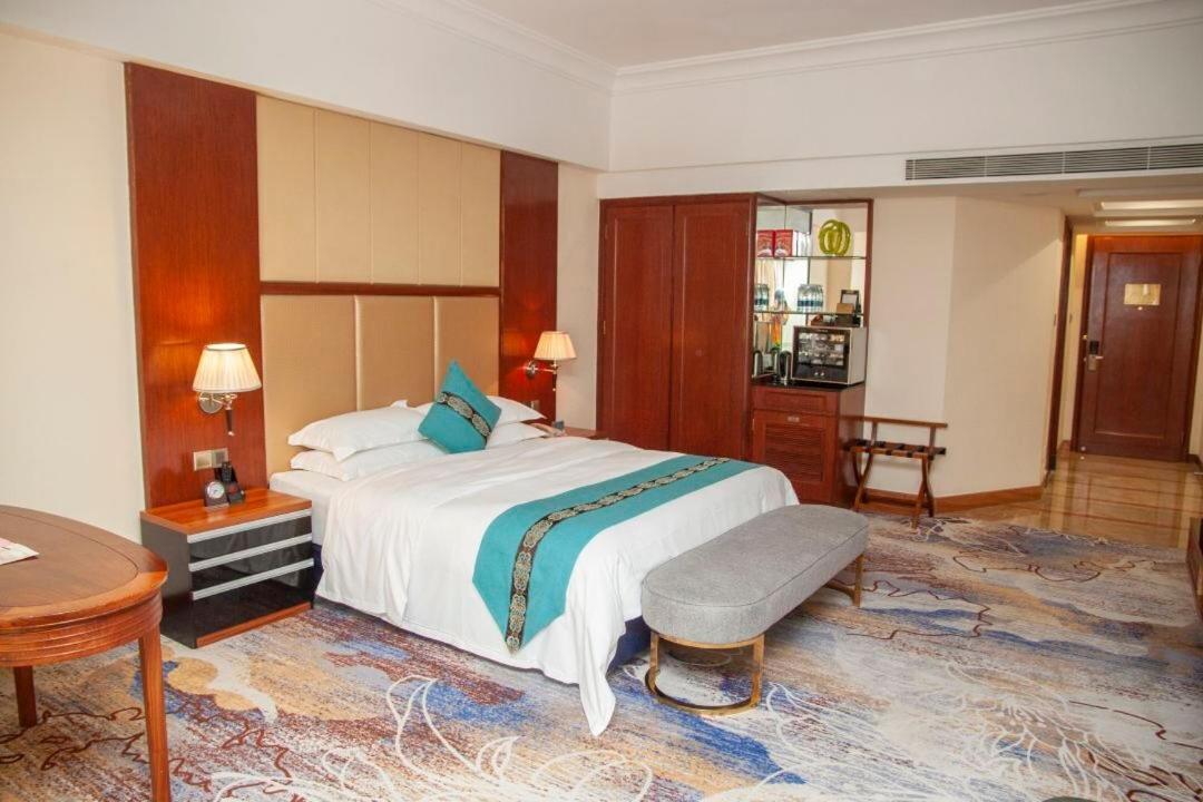 Gladden Hotel Jiangmen Eksteriør billede